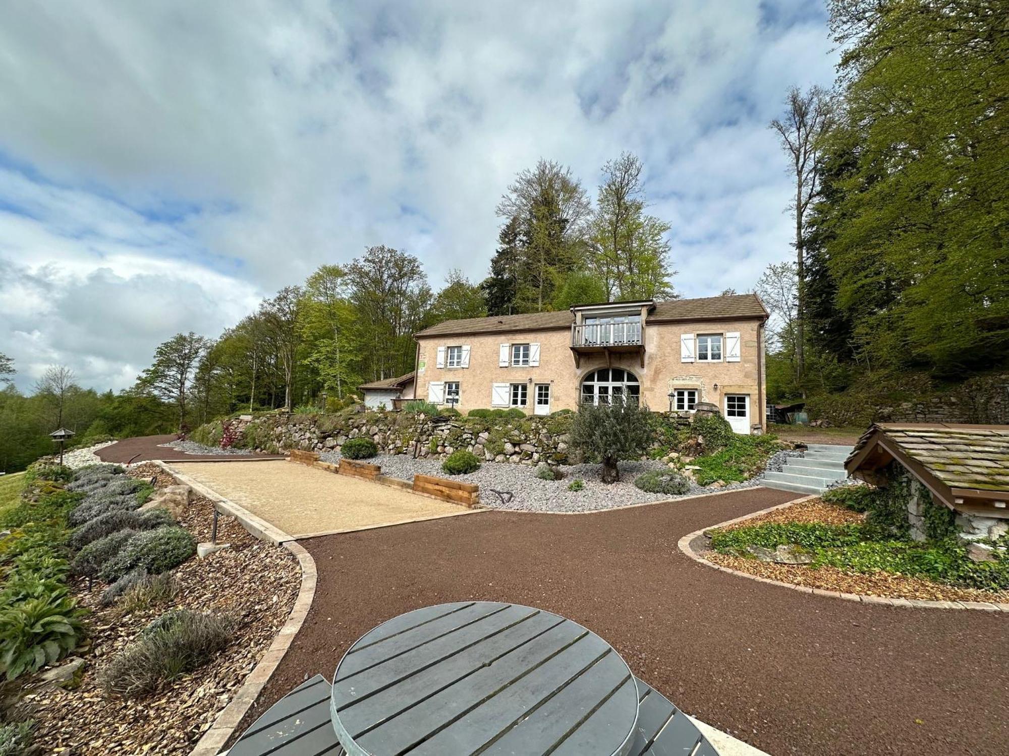Holiday home Du Bois Des Hauts Les Mille Etangs La Lanterne-et-les-Armonts